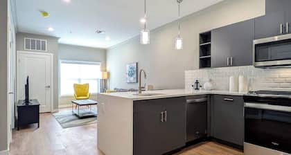 227 Modern 1BR Apt Walk to NJT