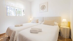 3 bedrooms, iron/ironing board, free WiFi, bed sheets