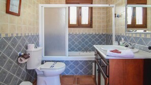 Shower, towels