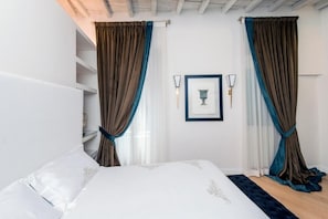 Habitación Deluxe, no fumadores, baño privado | Ropa de cama hipoalergénica y edredones de plumas