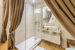Economy Room, Non Smoking, Private Bathroom | Bathroom