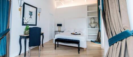 Chambre Deluxe, non-fumeurs, salle de bains privée | Literie hypoallergénique, couette en duvet d'oie