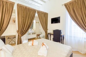 Economy Room, Non Smoking, Private Bathroom | Bathroom | Free toiletries, hair dryer, slippers, towels - Starhome Pantheon (Rome)
