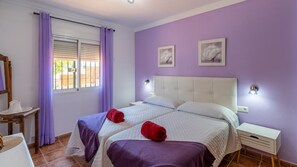 3 habitaciones, tabla de planchar con plancha y wifi gratis 
