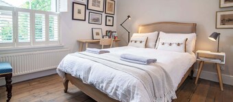 Host & Stay | Terrace House on Canal