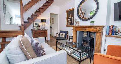 Host & Stay | Terrace House on Canal