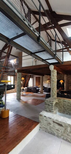 Interior - Dolaine des Capucins (Buissière-Saint-Georges)