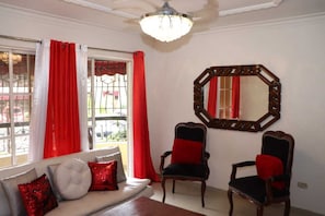 Appartement, 3 chambres, fumeur, balcon | Aire de séjour