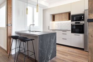 Fridge, microwave, oven, dishwasher