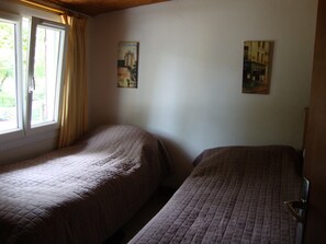 2 bedrooms, iron/ironing board