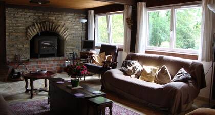 Private cottage with it's own fishing & pet friendly!