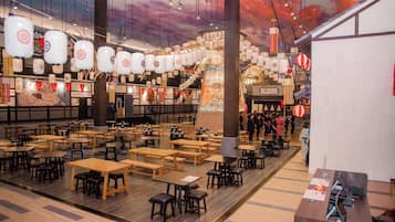 Food-Court