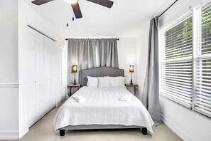 5 bedrooms, desk, iron/ironing board, travel crib