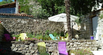 Family bed and breakfast Bastide Sud Ardèche Mas les Dolmens