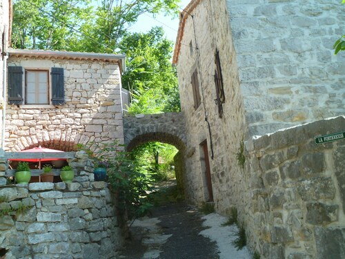 Family bed and breakfast Bastide Sud Ardèche Mas les Dolmens 