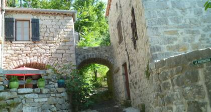 Family bed and breakfast Bastide Sud Ardèche Mas les Dolmens
