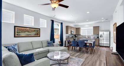 Gorgeous 2 BDR Cottage Minutes to Everything NBTX!
