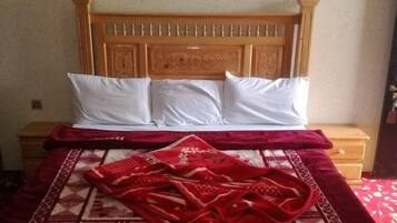 Deluxe Double Room, Mountain View | Soundproofing, iron/ironing board, free WiFi