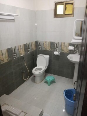 Bathroom - Pinehills Hotel Naran  (Balakot)