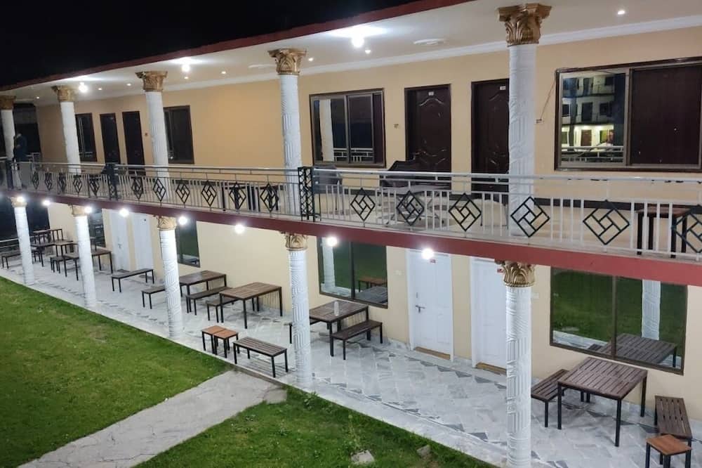 Pinehills Hotel Naran