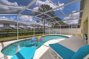 A heated pool - Family-Friendly 5 Bedrooms, with Games Room // Pool Heat Included (Clermont)