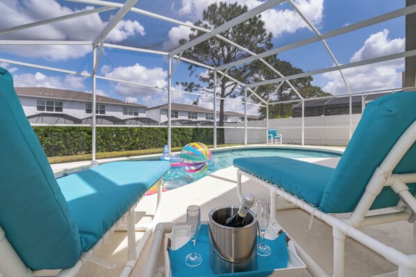 A heated pool - Family-Friendly 5 Bedrooms, with Games Room // Pool Heat Included (Clermont)