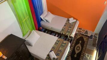 1 camera, Wi-Fi, lenzuola