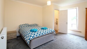 Unclassified image, 3 of 5, button - Darwin road guest house room 5  (Southampton)