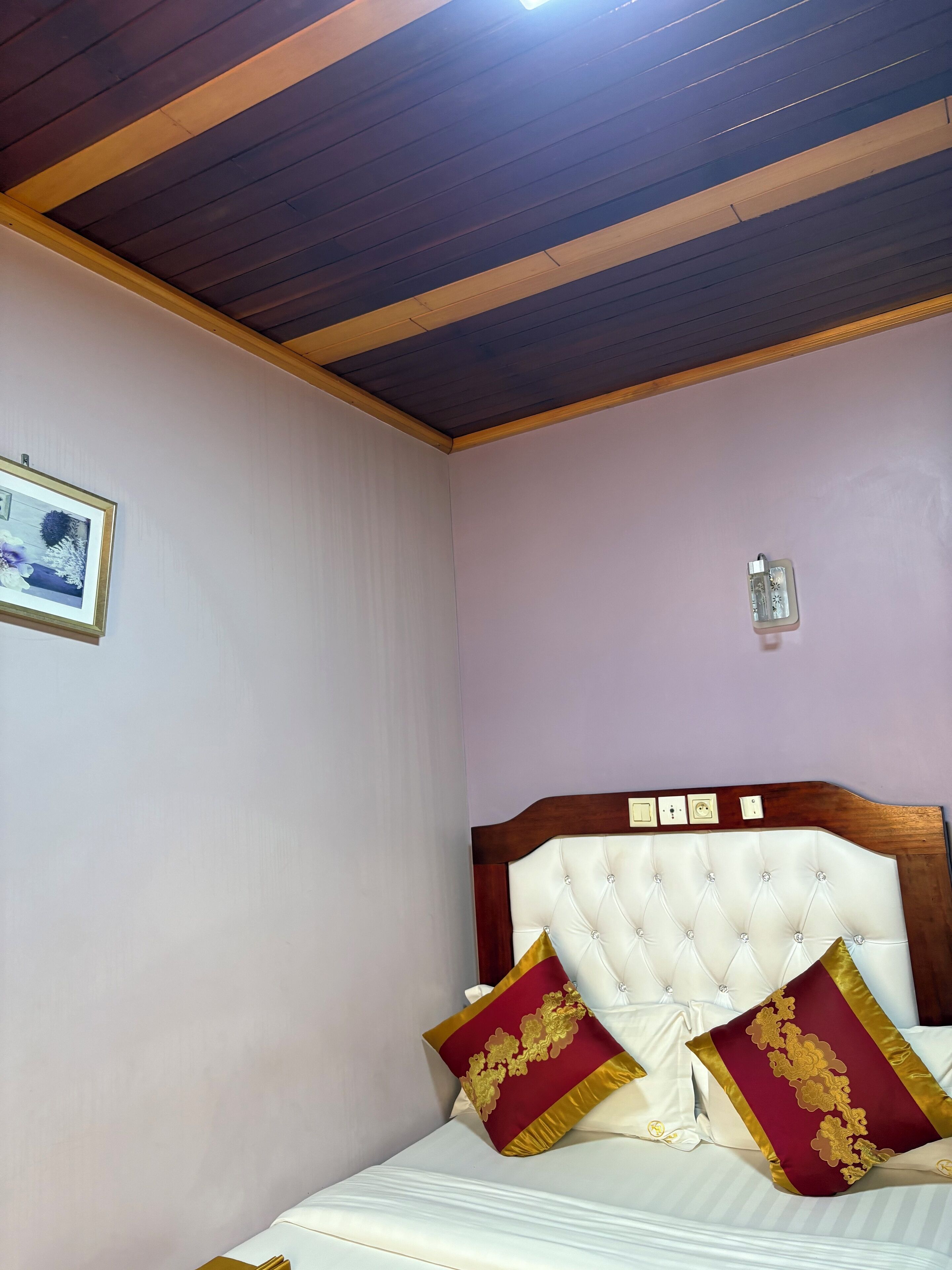 Classic Room, 1 Queen Bed, Balcony