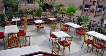 HOTEL LE KREMLIN