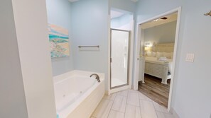 Shower, hair dryer - Tides 108 - Gulf Front Resort - Perfect Location! (Miramar Beach)