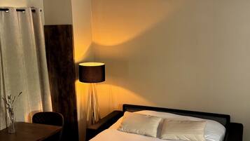 1 chambre, fer et planche Ă repasser, Wi-Fi, draps fournis