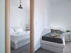 Family Room - Garifalakis Comfort Rooms (Milos)