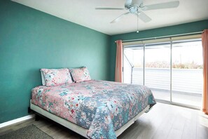 2 bedrooms, iron/ironing board, free WiFi, bed sheets - Escape to paradise at Beach Road 104 (Sanibel)