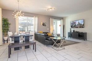 TV - 3085 TS - Opulent 5 BR Townhome Private Pool (Kissimmee)