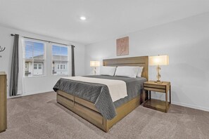 3 bedrooms, iron/ironing board, WiFi, bed sheets