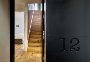 2 slaapkamers, een bureau, een strijkplank/strijkijzer, gratis wifi
