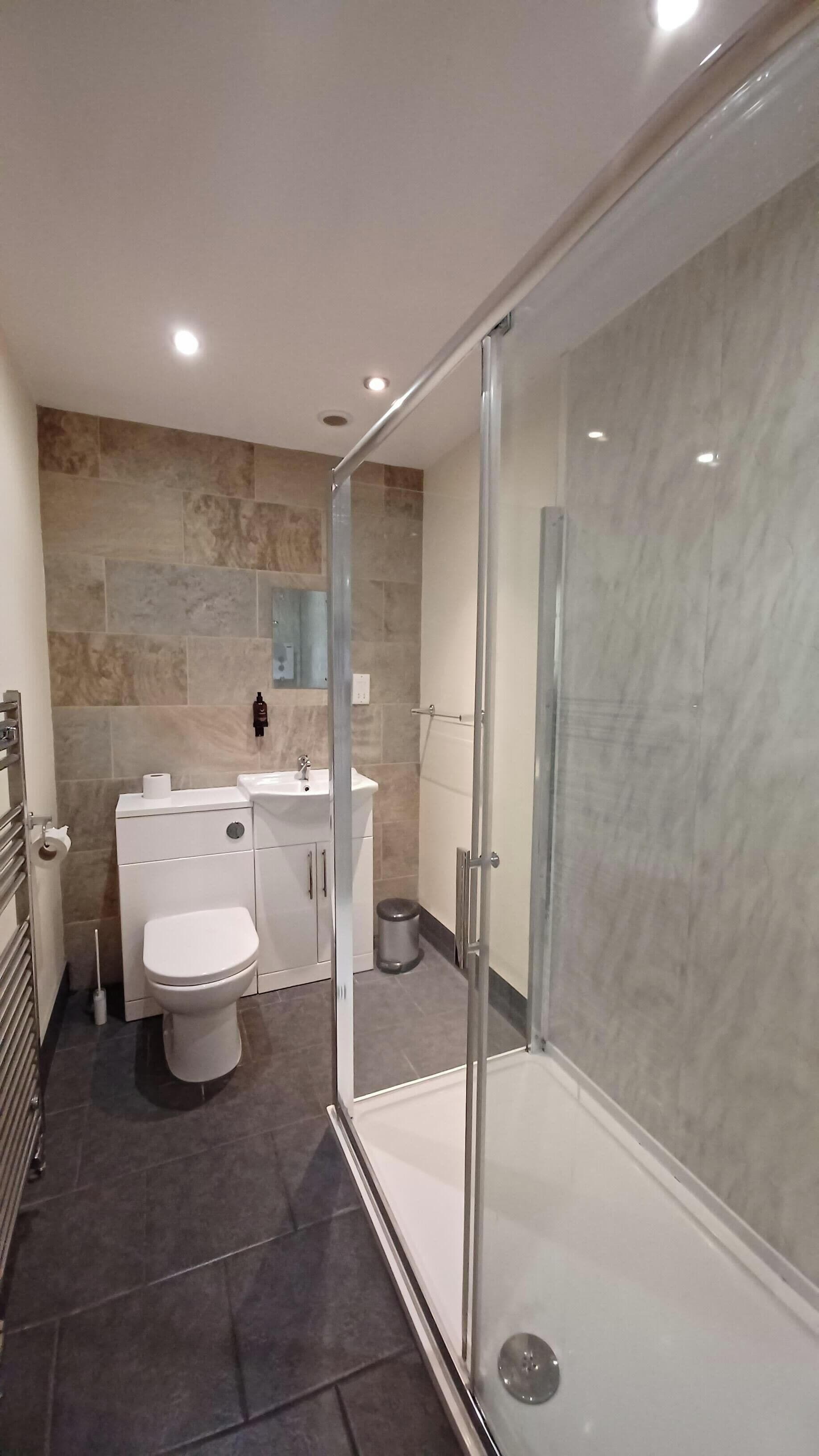 Family Room | Bathroom