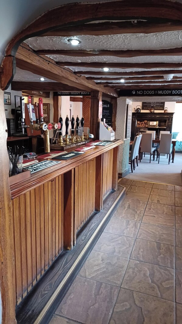 Bar (on property) - George Hotel Hayfield (High Peak)