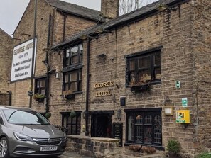 Exterior - George Hotel Hayfield (High Peak)