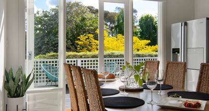 Escape to Karlen’s Retreat - A Light-filled country hideaway perfect for up to six guests