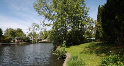 Ferienhaus direkt an der Spree
