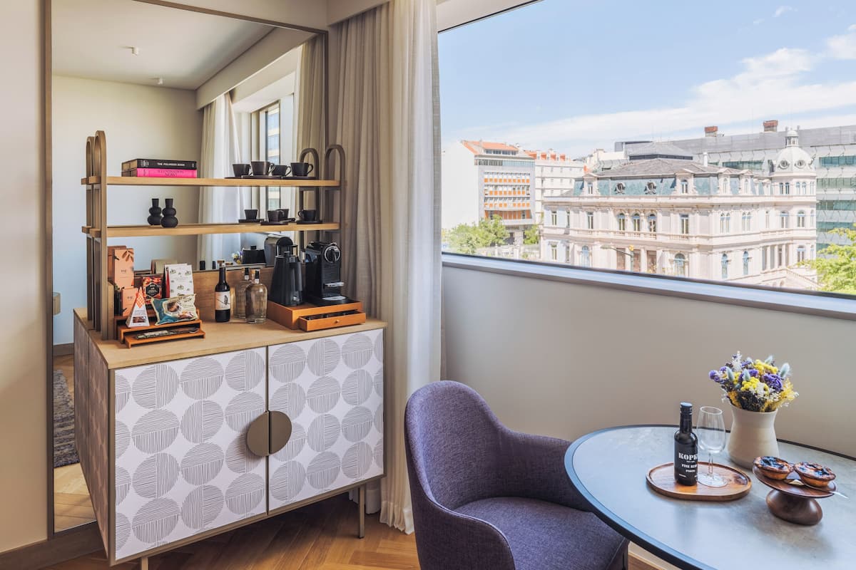 Superior Room (ME | Palace View) | Premium bedding, down comforters, minibar, in-room safe