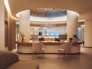 Sauna, soins du corps, massage aux pierres chaudes, enveloppements