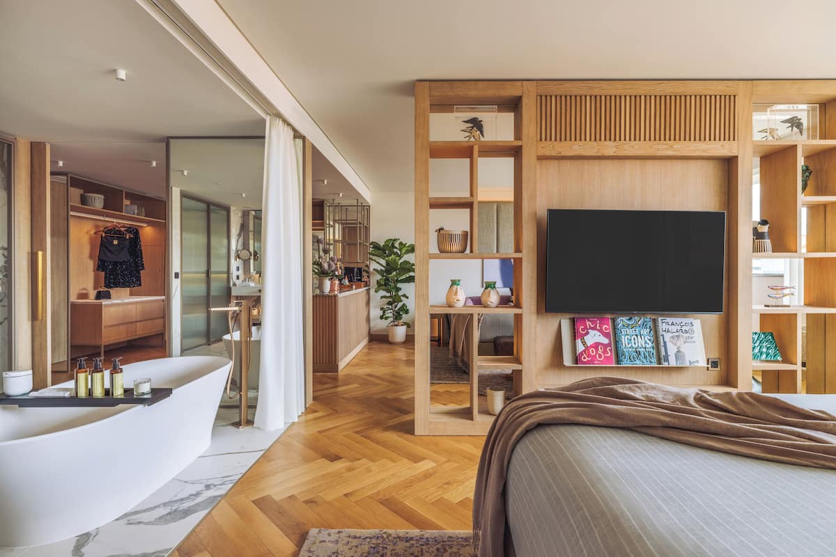 Biancheria da letto di alta qualità, copriletto in piuma, minibar
