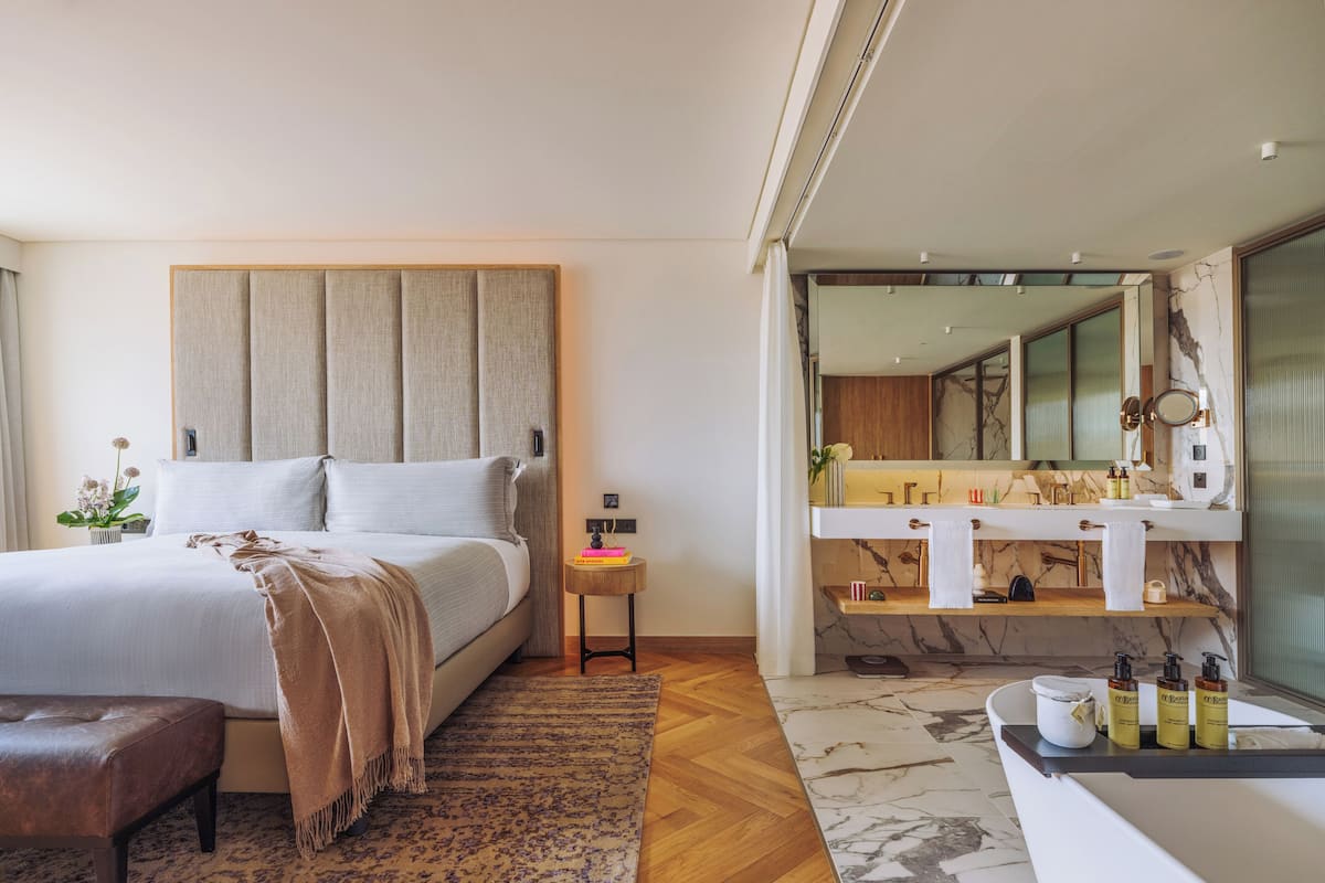 Biancheria da letto di alta qualità, copriletto in piuma, minibar