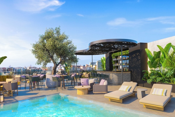 Indoor pool, pool loungers