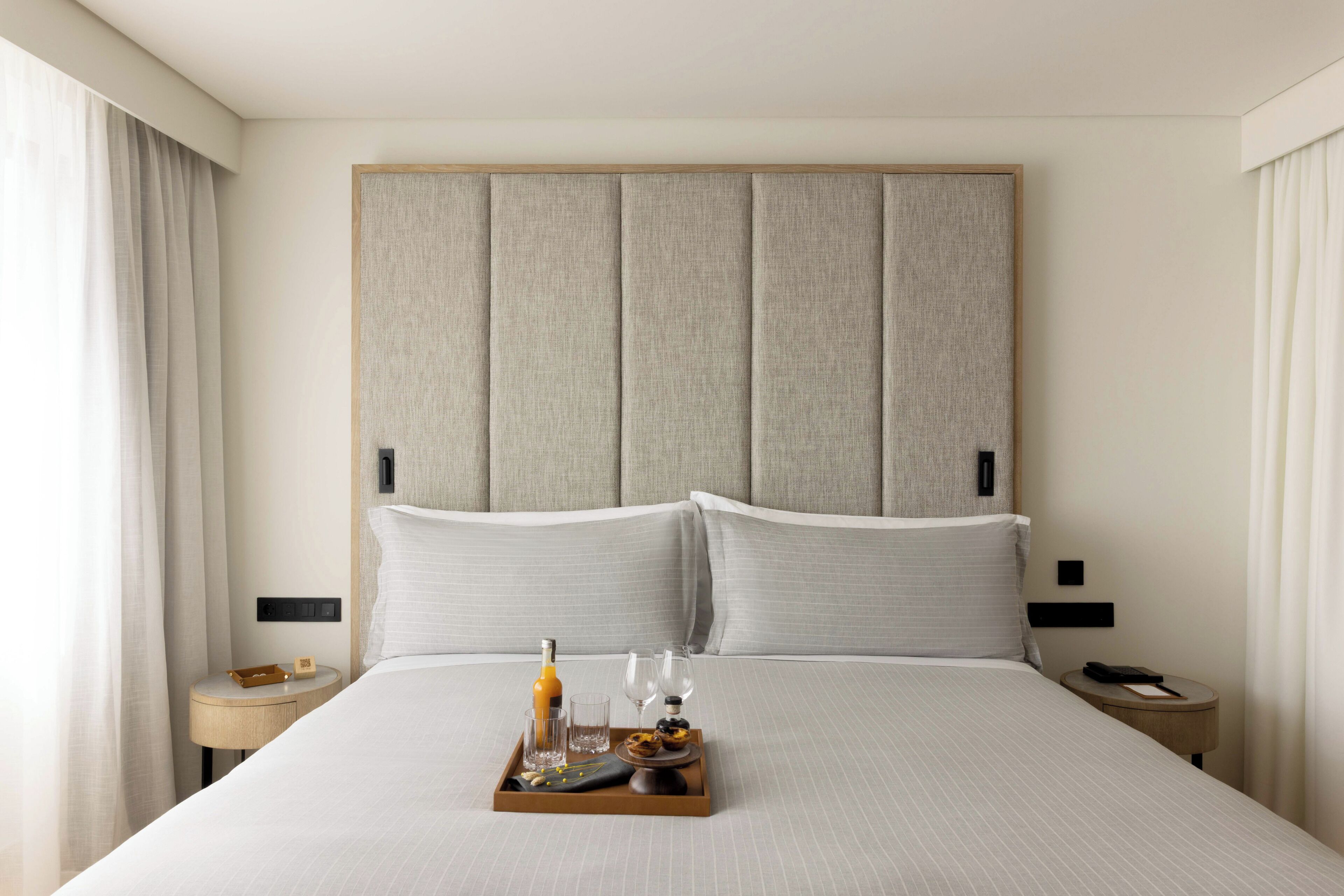 Hochwertige Bettwaren, Daunenbettdecken, Minibar, Zimmersafe