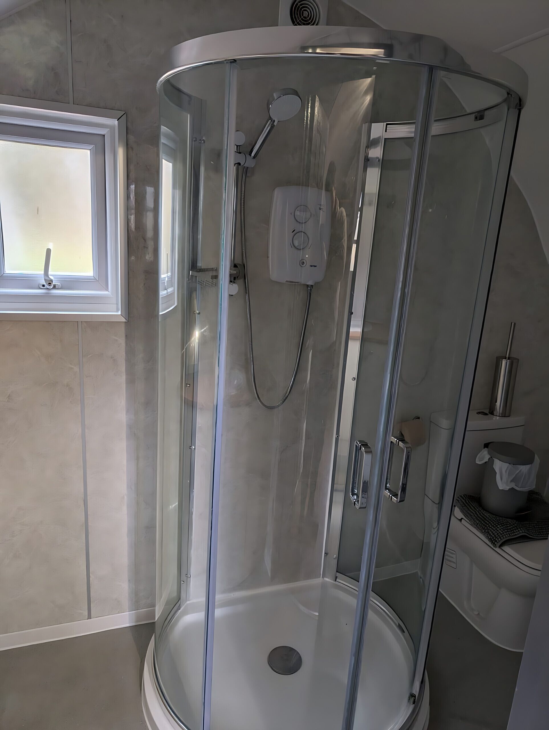 Shower, towels