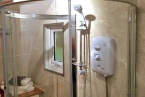 シャワー、タオル
